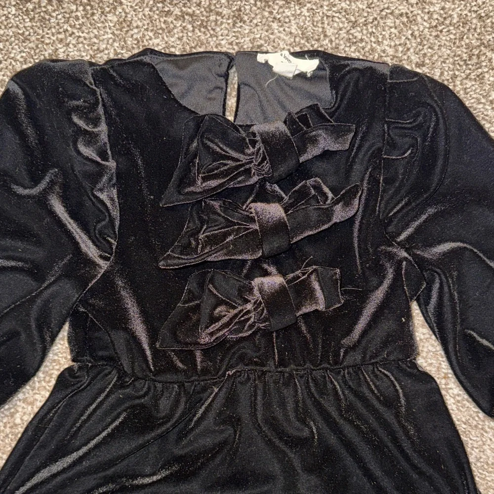 A Loves A Black Velvet Bow Kids Formal Dress Size 4 - Picture 2 of 8